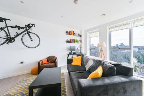 2 Bed Apartment only 15 mins from Central London