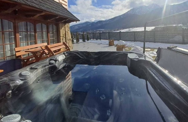 2-bed Apartment with private jacuzzi and a view