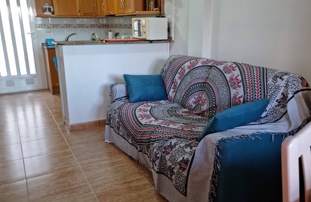 2 Bed Bungalow - 10 minute walk To Beautiful Beach Between Guardamar And La Mata