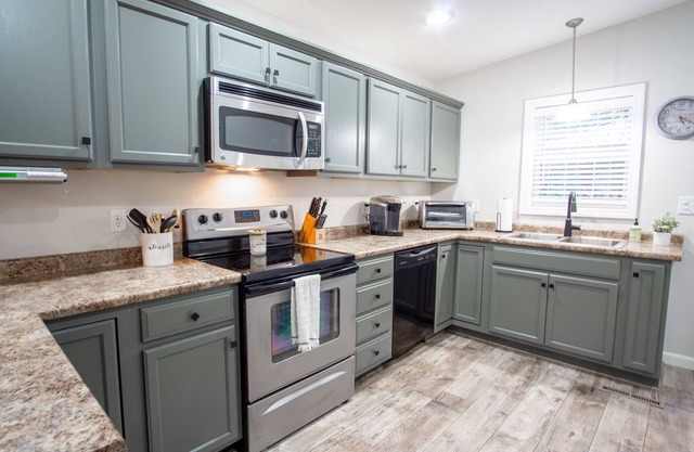 2 Bed Cottage for Rent in Point Sebago