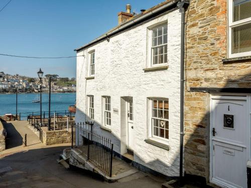 2 bed in Polruan PC013