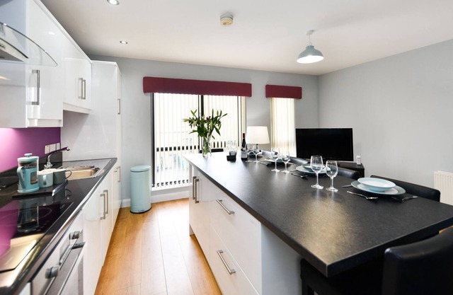 2 bed new build first floor flat in town centre location in Troon, close to popular pubs, restaur...