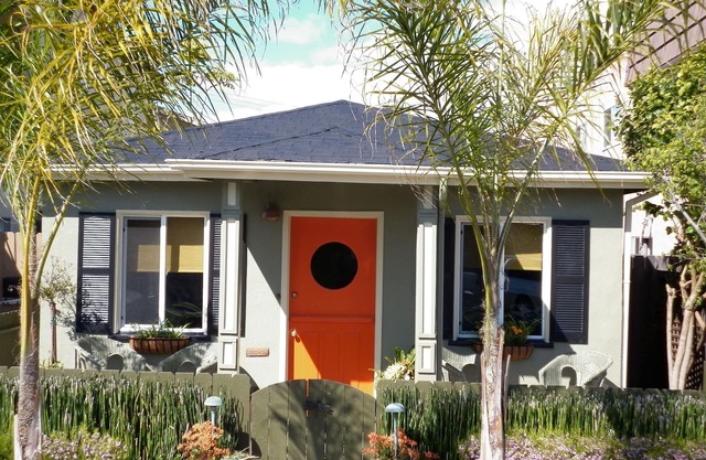 "2 Bed - STARFISH BUNGALOW.” Summer fun @ the beach 🌊🏖️🏚️ 🌀Steps to the ocean🌀