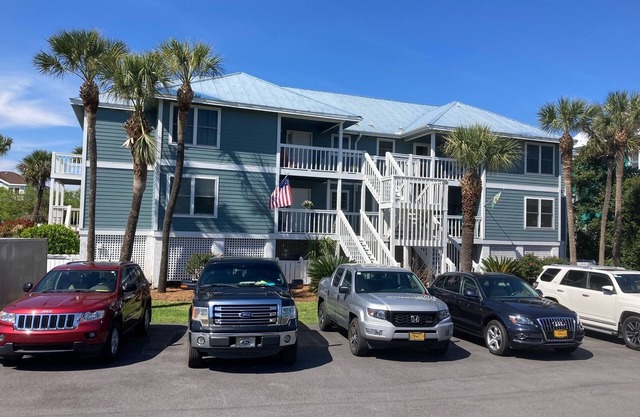 2 bedroom, 2 bath Condo. Pet friendly.