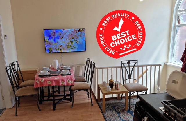 2 Bedroom 4 Bed Family Flat Free Parking Wi-Fi near Rochdale Tram Rail Station