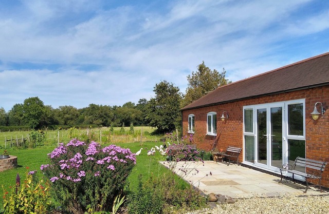 2 bedroom accommodation in Hampton in Arden