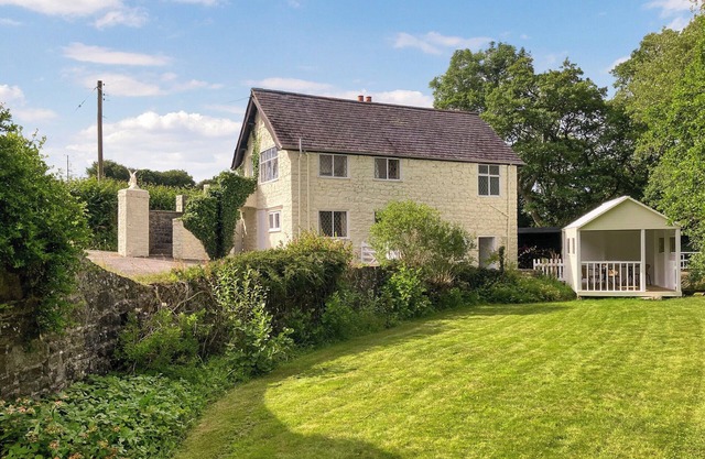 2 bedroom accommodation in Llanarmon-Yn-Ial