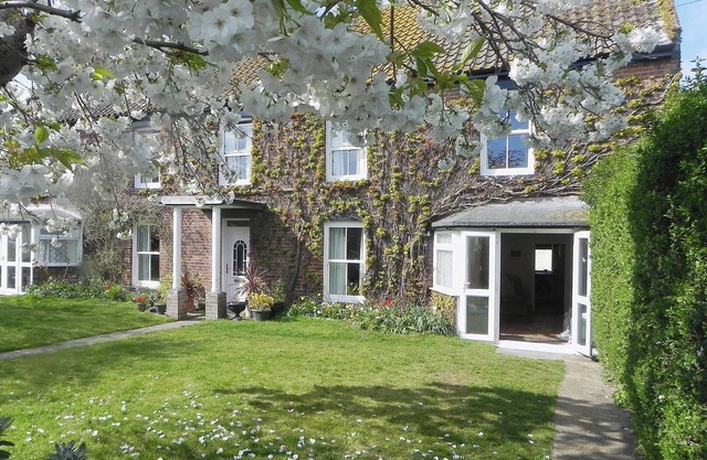 2 bedroom accommodation in Winterton-on-Sea