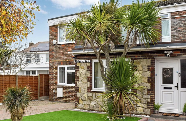 2 bedroom accommodation in Littlehampton