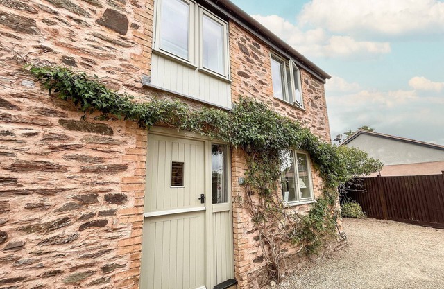 2 bedroom accommodation in North Newton