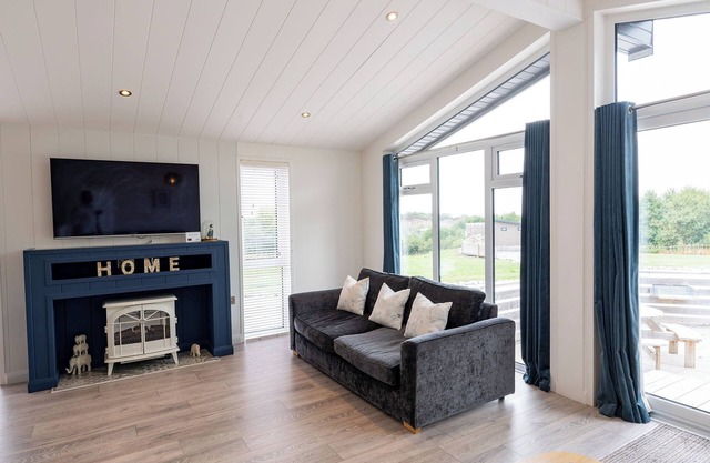 2 bedroom accommodation in Cannington