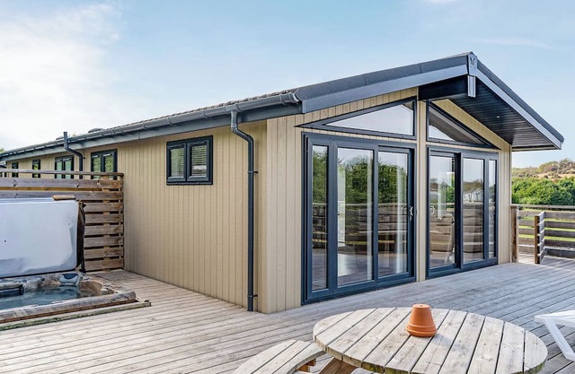 2 bedroom accommodation in Cannington