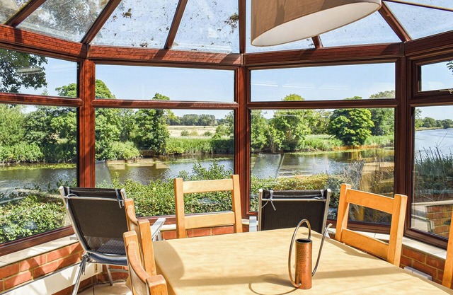 2 bedroom accommodation in Bramerton