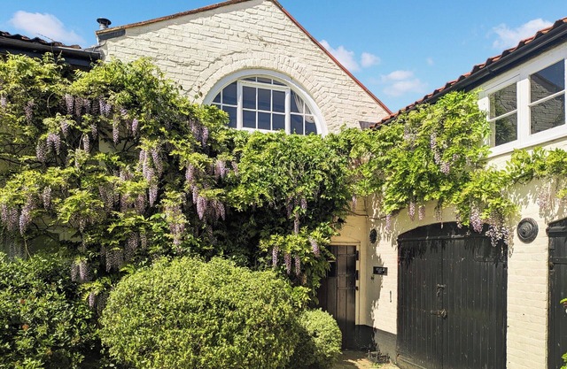2 bedroom accommodation in Halesworth