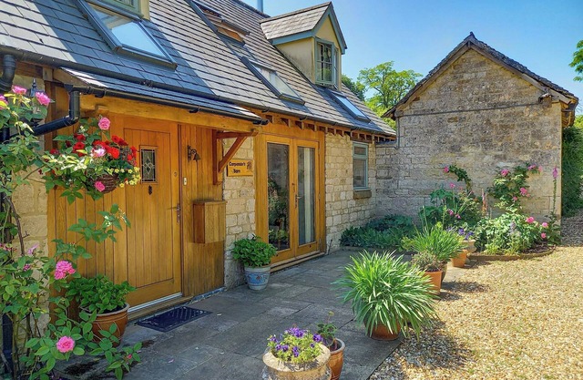 2 bedroom accommodation in Pillerton Hersey, near Shipston-on-Stour