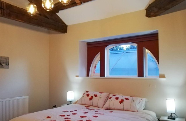 2 bedroom accommodation in Steeton, near Keighley