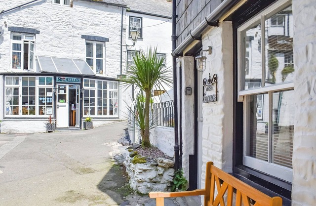 2 bedroom accommodation in Polperro