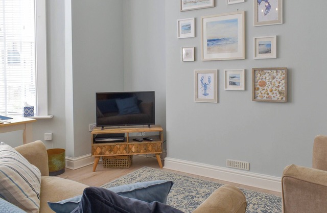 2 bedroom accommodation in Sandgate