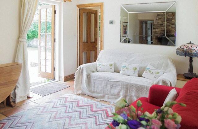 2 bedroom accommodation in Staple, near Wingham