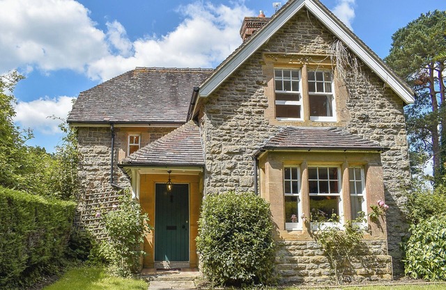 2 bedroom accommodation in Holwell