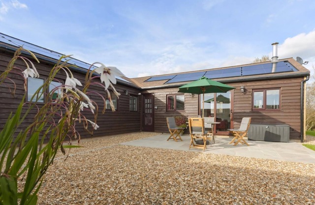 2 bedroom accommodation in Wool, near Wareham