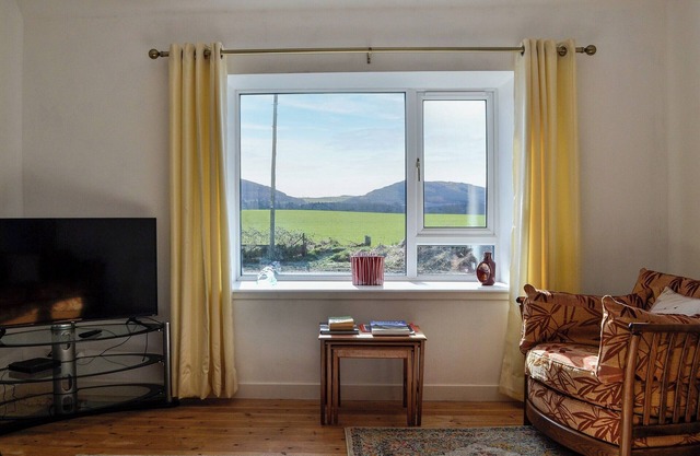 2 bedroom accommodation in Kettins