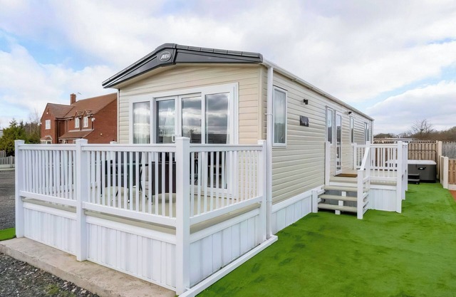 2 bedroom accommodation in Retford