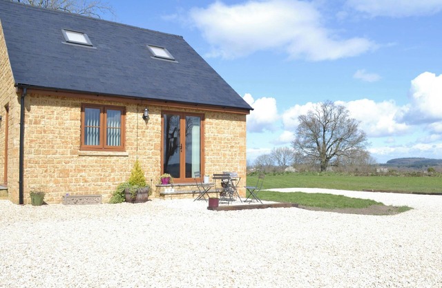 2 bedroom accommodation in Chard