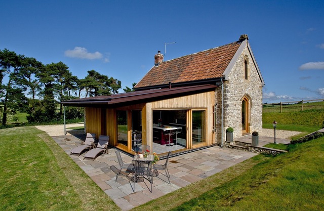 2 bedroom accommodation in Chard