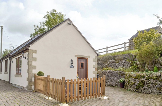 2 bedroom accommodation in Longcliffe, near Ashbourne