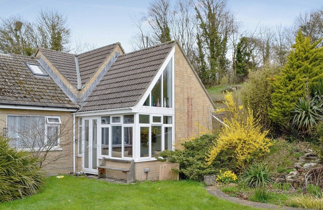 2 bedroom accommodation in Lypiatt Hill, near Stroud
