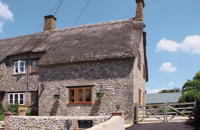 2 bedroom accommodation in Bridge, near Chard