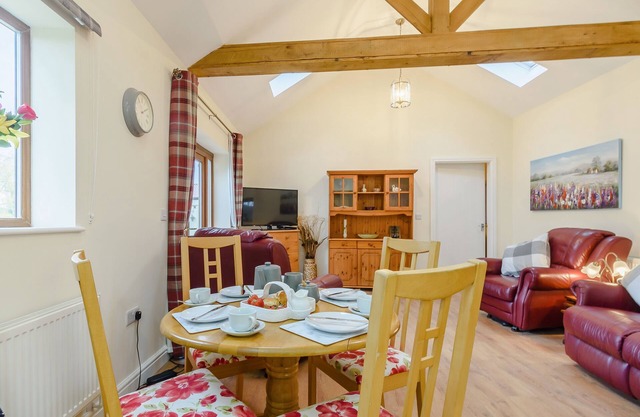 2 bedroom accommodation in Great Hatfield, near Hornsea