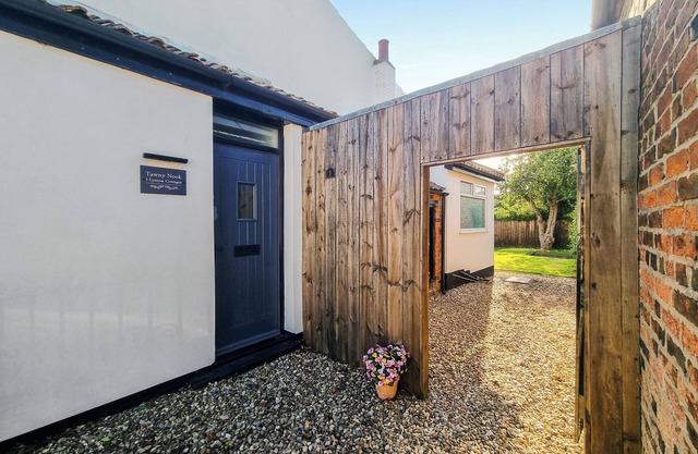 2 bedroom accommodation in Withernwick, near Hornsea