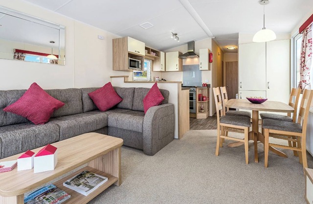 2 bedroom accommodation in Stamford Bridge, York