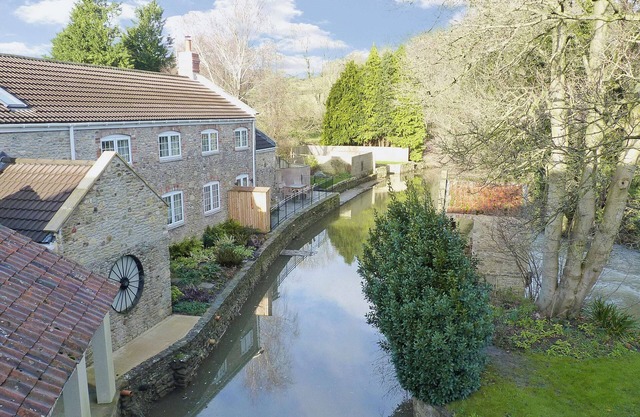 2 bedroom accommodation in Spring Gardens, Frome
