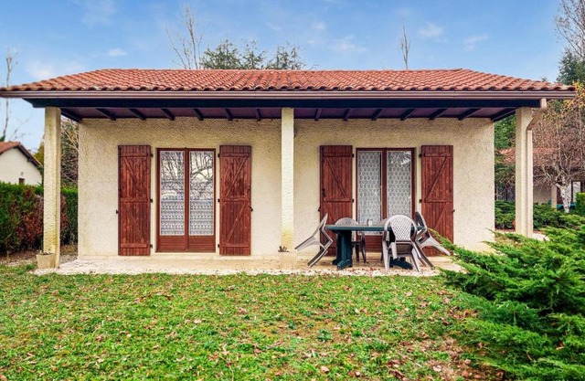 2 Bedroom Amazing Home In Sarrecave