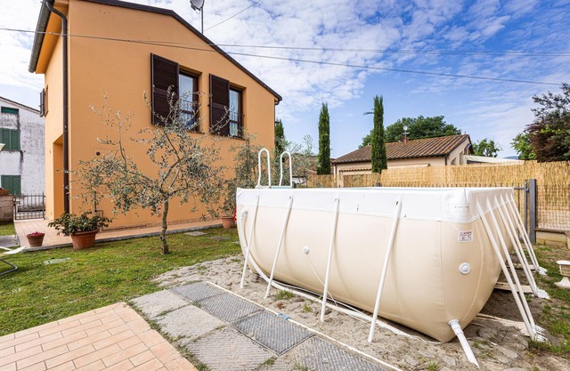 2 bedroom amazing home in Orentano