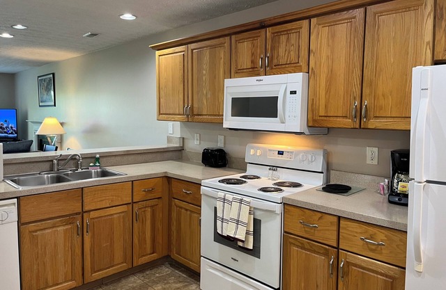 2-bedroom apartment furnished, WiFi in wonderful Dublin, just off Brand Road!