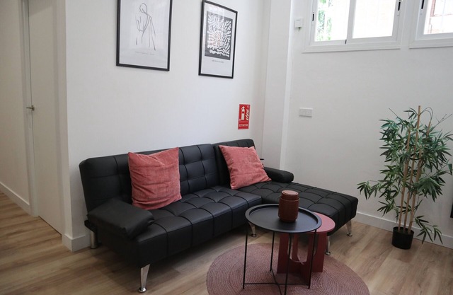 2-bedroom apartment in enjoyable Madrid with WiFi, AC B2