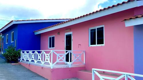 2 Bedroom Apartment #Pink