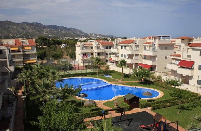 2 bedroom apartment with terrace, pool and paddle