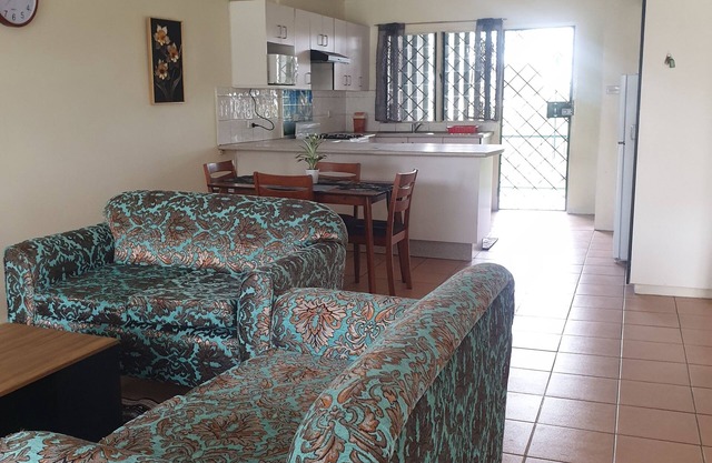 2-bedroom apartment with AC, WiFi in awesome Nadi. Family-friendly.