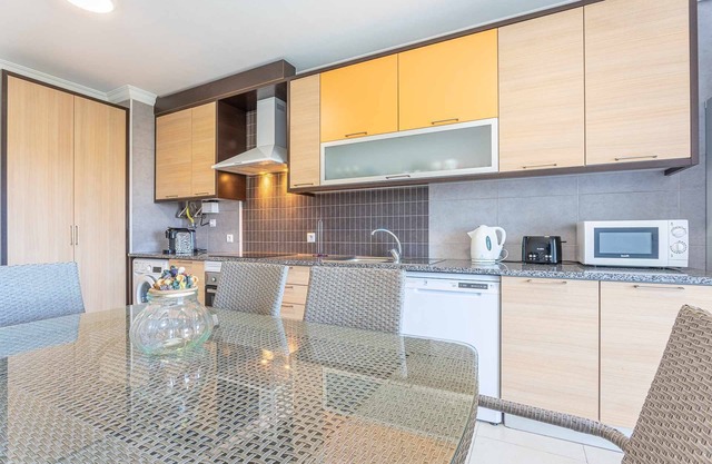2 bedroom apartment with pool for vacations in Nazaré