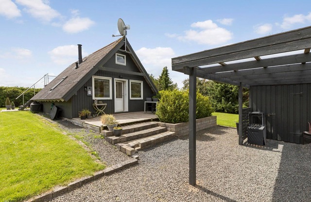 2 bedroom awesome home in Rønde