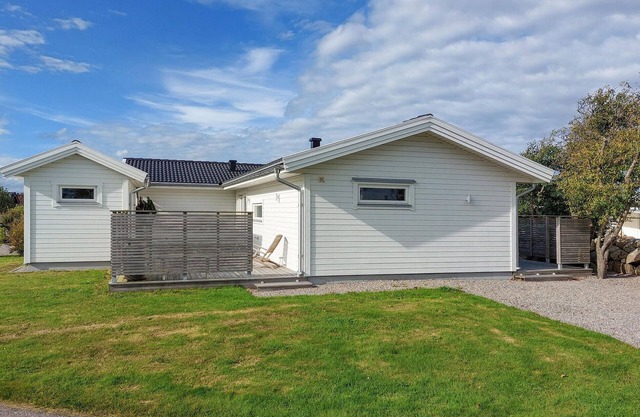 2 bedroom awesome home in Glommen