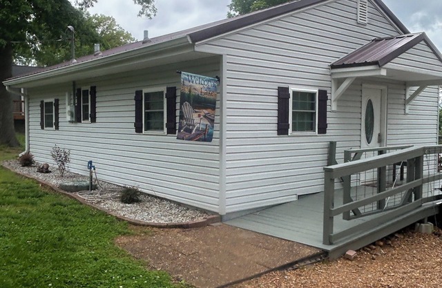 2-bedroom cabin over looking Kentucky Lake