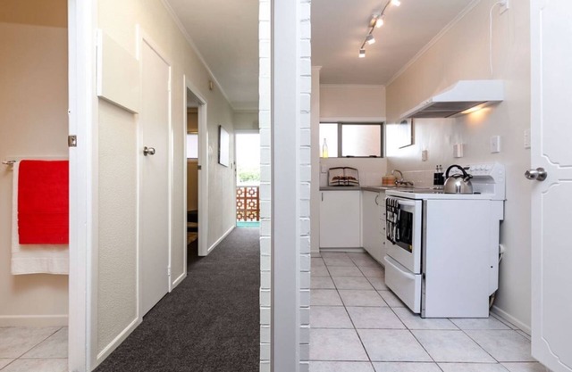 2 Bedroom CBD Fringe MT Eden with Car Space