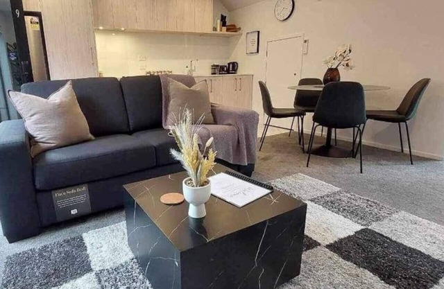 2 Bedroom Central Christchurch Hub