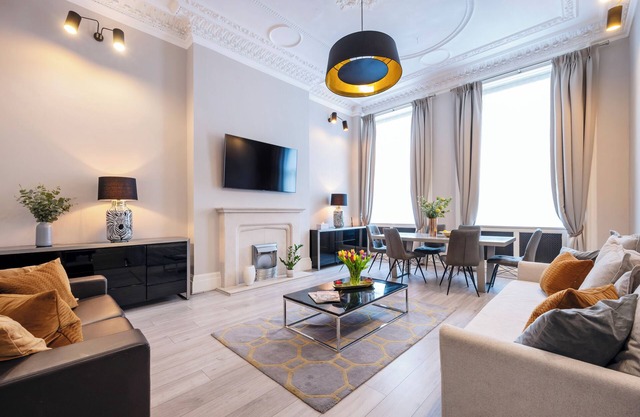 2 Bedroom Contemporary Victorian Apartment London